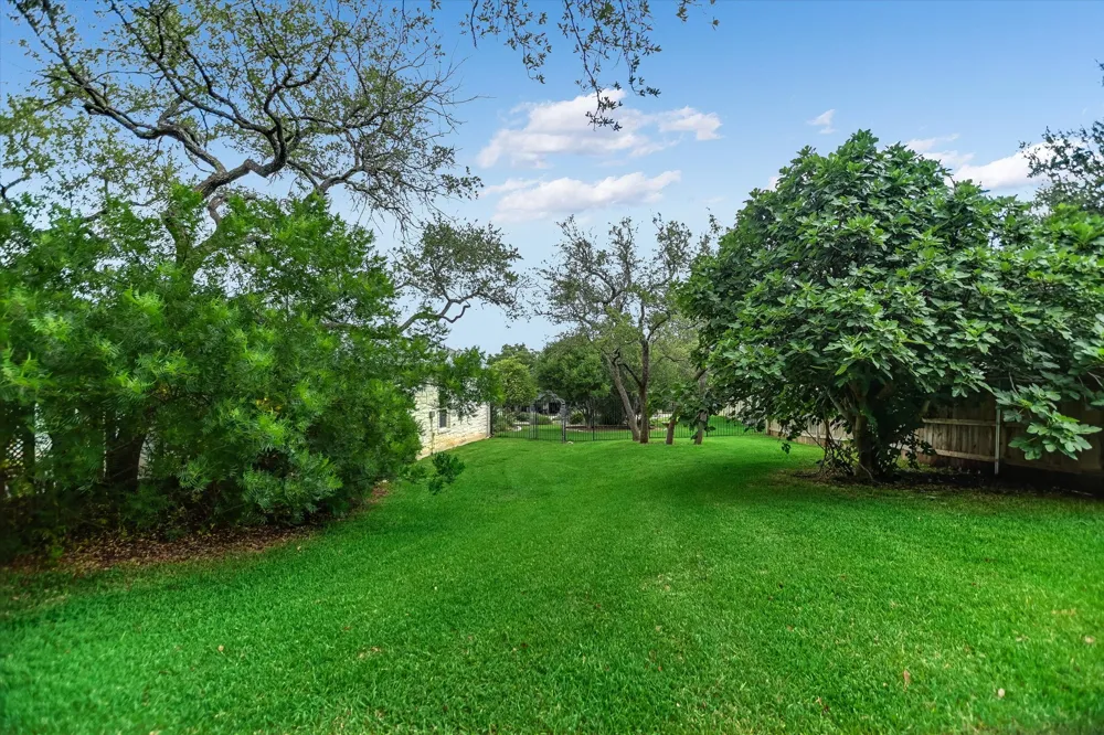 1002 Madison Circle Marble Falls, TX 78654