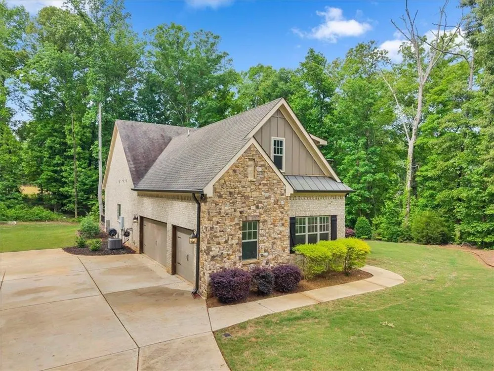 103 Heights Avenue Forsyth, GA 31029