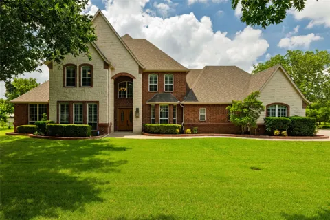 1329 Shady Lane S