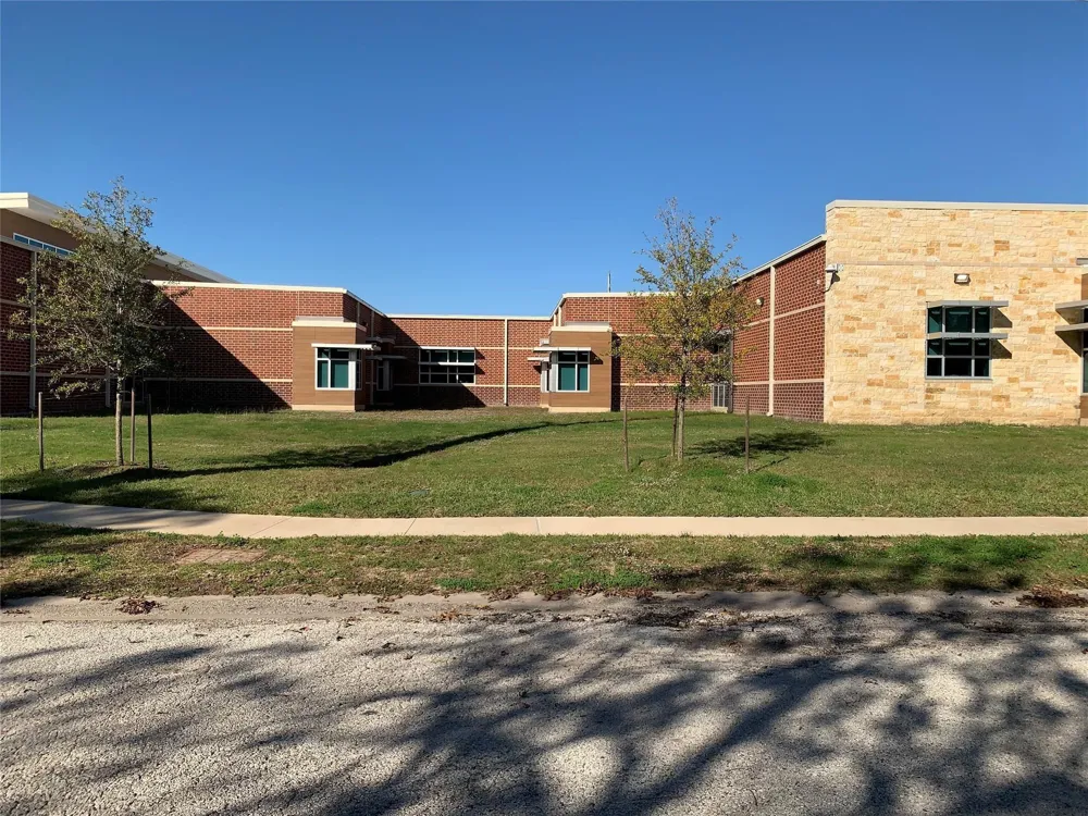 1819 Neuman Street La Marque, TX 77568