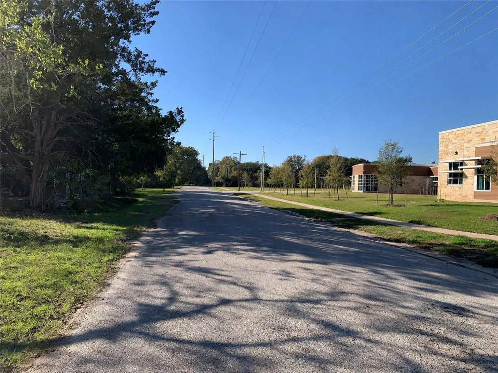 1819 Neuman Street La Marque, TX 77568