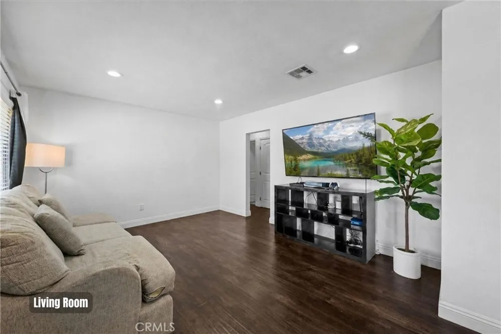 9326 Lemon Street Fontana, CA 92335