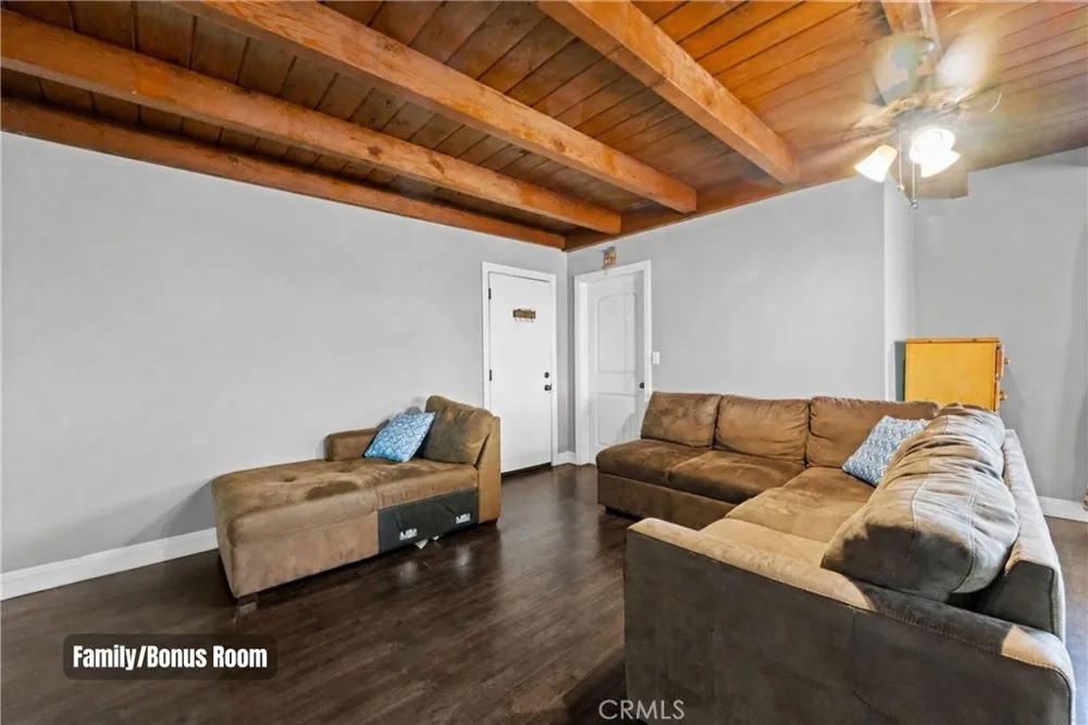 9326 Lemon Street Fontana, CA 92335