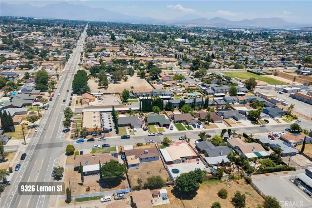 9326 Lemon Street Fontana, CA 92335