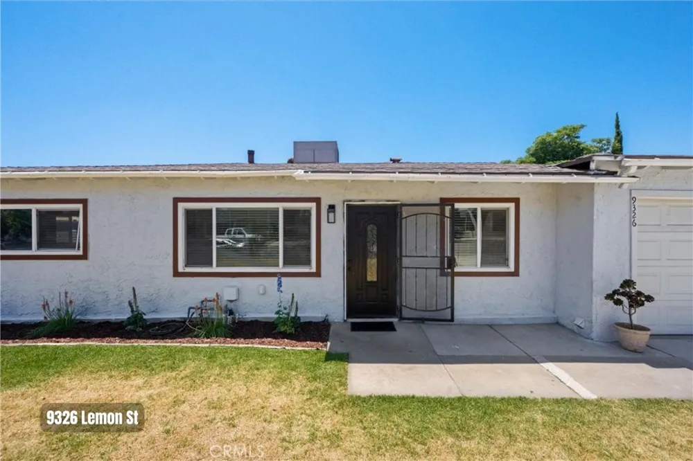 9326 Lemon Street Fontana, CA 92335