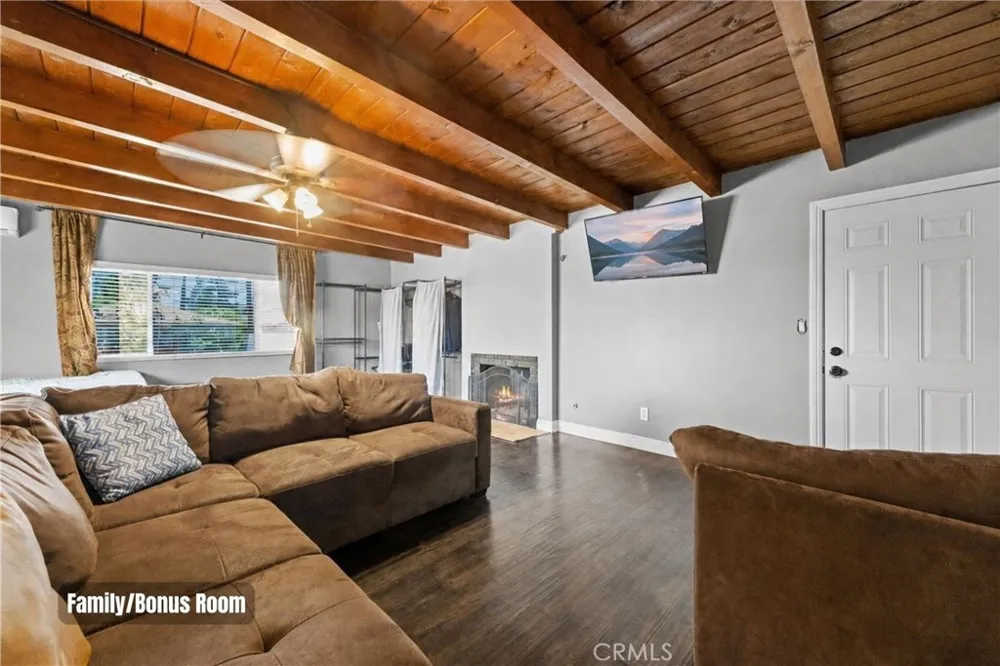 9326 Lemon Street Fontana, CA 92335