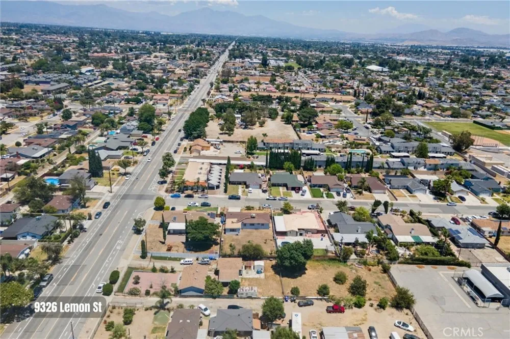 9326 Lemon Street Fontana, CA 92335