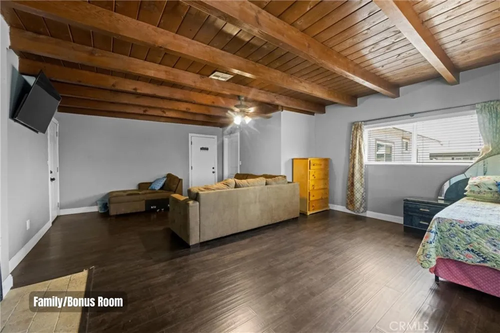 9326 Lemon Street Fontana, CA 92335