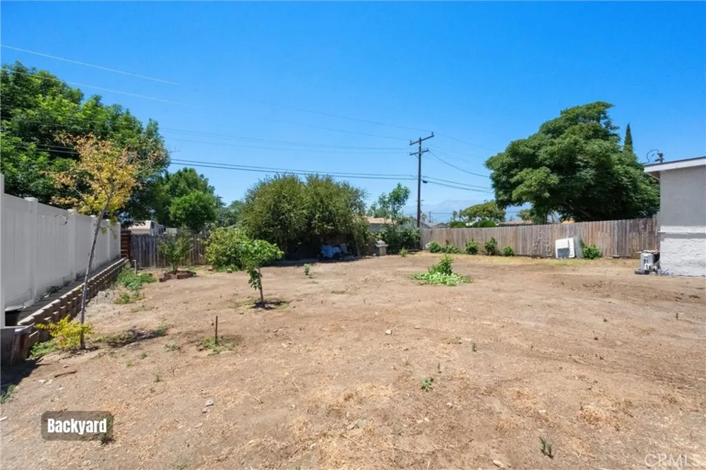 9326 Lemon Street Fontana, CA 92335