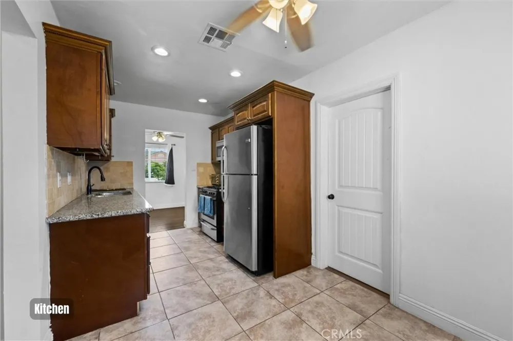 9326 Lemon Street Fontana, CA 92335