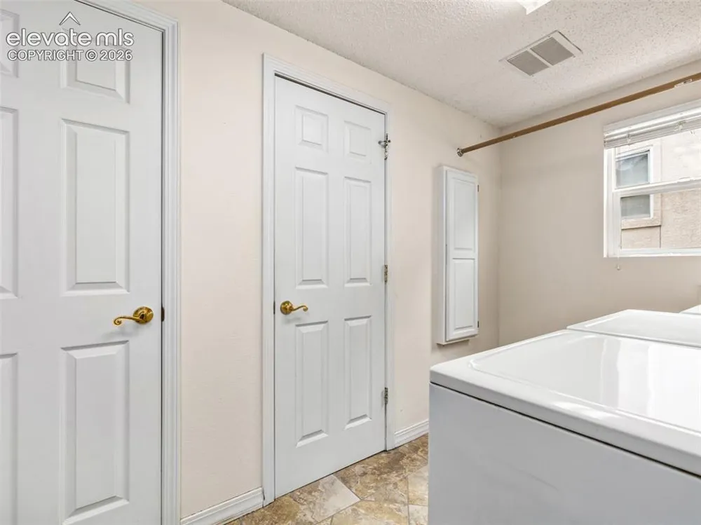 10 Brave Eagle Court Pueblo, CO 81001