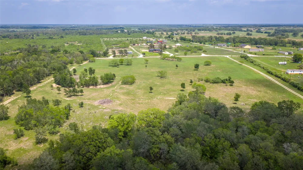 4082 Old Colony Line Road Lockhart, TX 78644