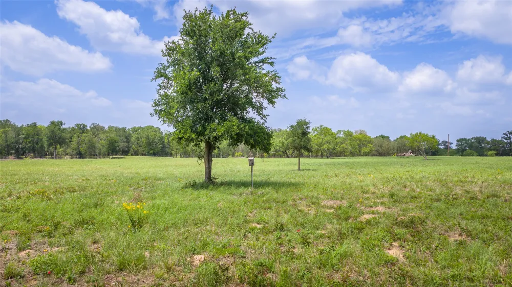 4082 Old Colony Line Road Lockhart, TX 78644