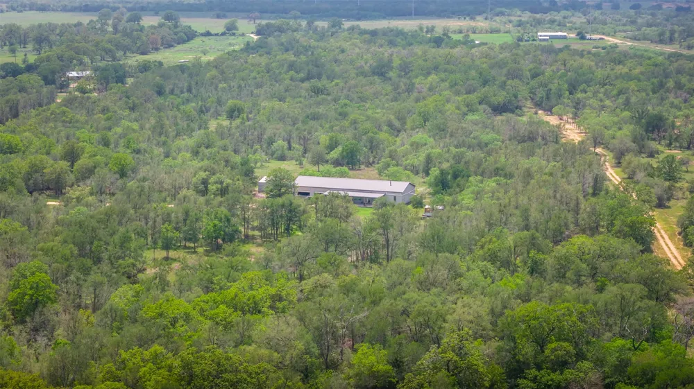 4082 Old Colony Line Road Lockhart, TX 78644