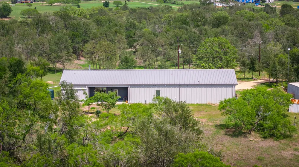 4082 Old Colony Line Road Lockhart, TX 78644