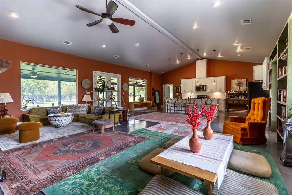 4082 Old Colony Line Road Lockhart, TX 78644