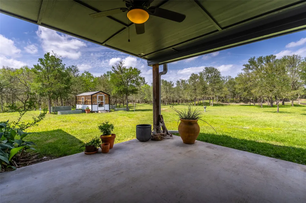4082 Old Colony Line Road Lockhart, TX 78644