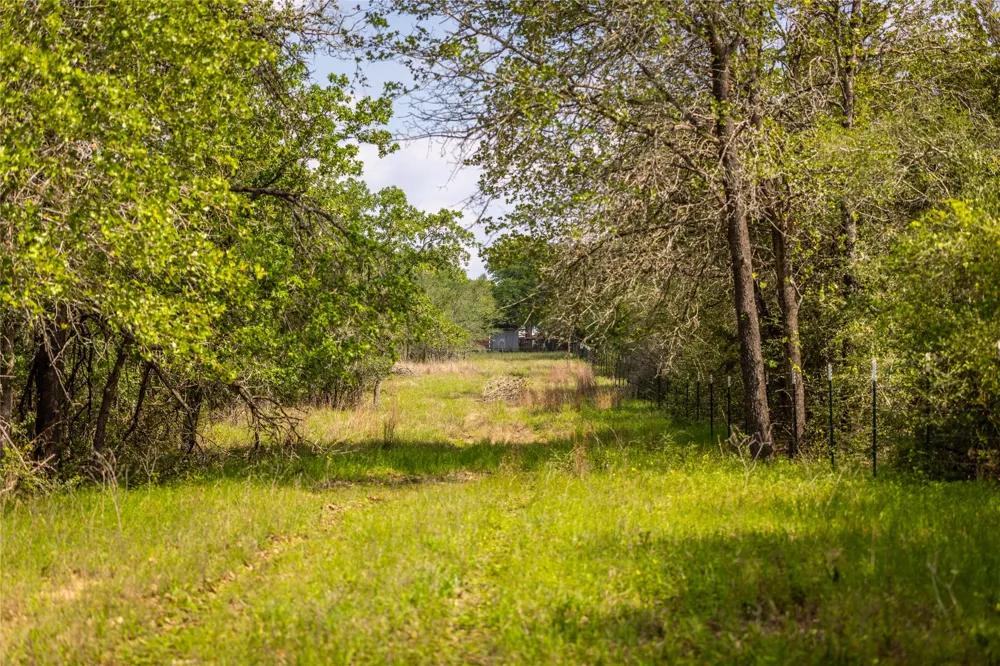 4082 Old Colony Line Road Lockhart, TX 78644