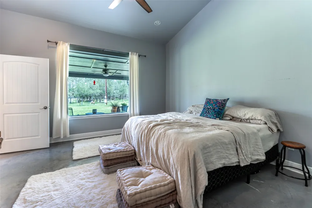 4082 Old Colony Line Road Lockhart, TX 78644