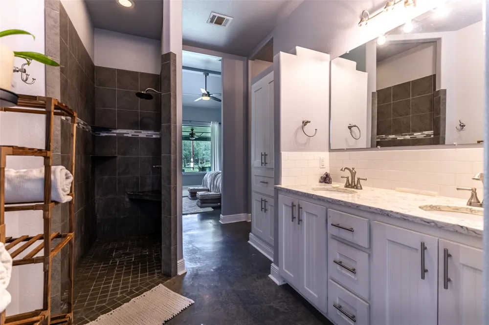 4082 Old Colony Line Road Lockhart, TX 78644