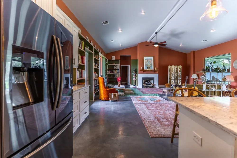 4082 Old Colony Line Road Lockhart, TX 78644
