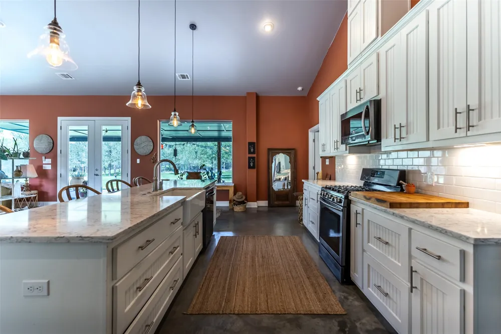 4082 Old Colony Line Road Lockhart, TX 78644