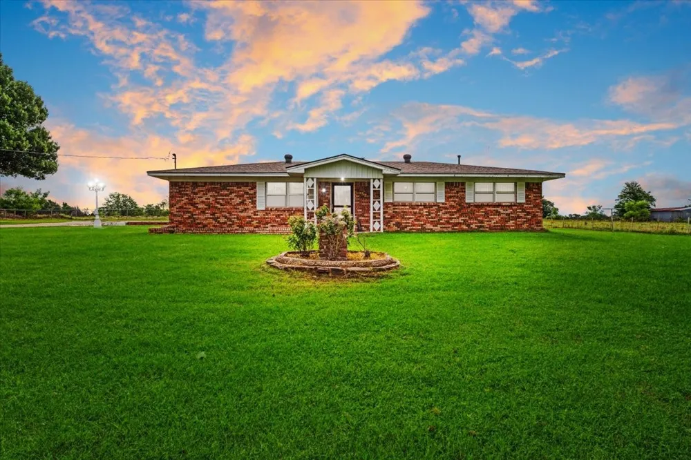 3472 Desvoignes Road Denison, TX 75021
