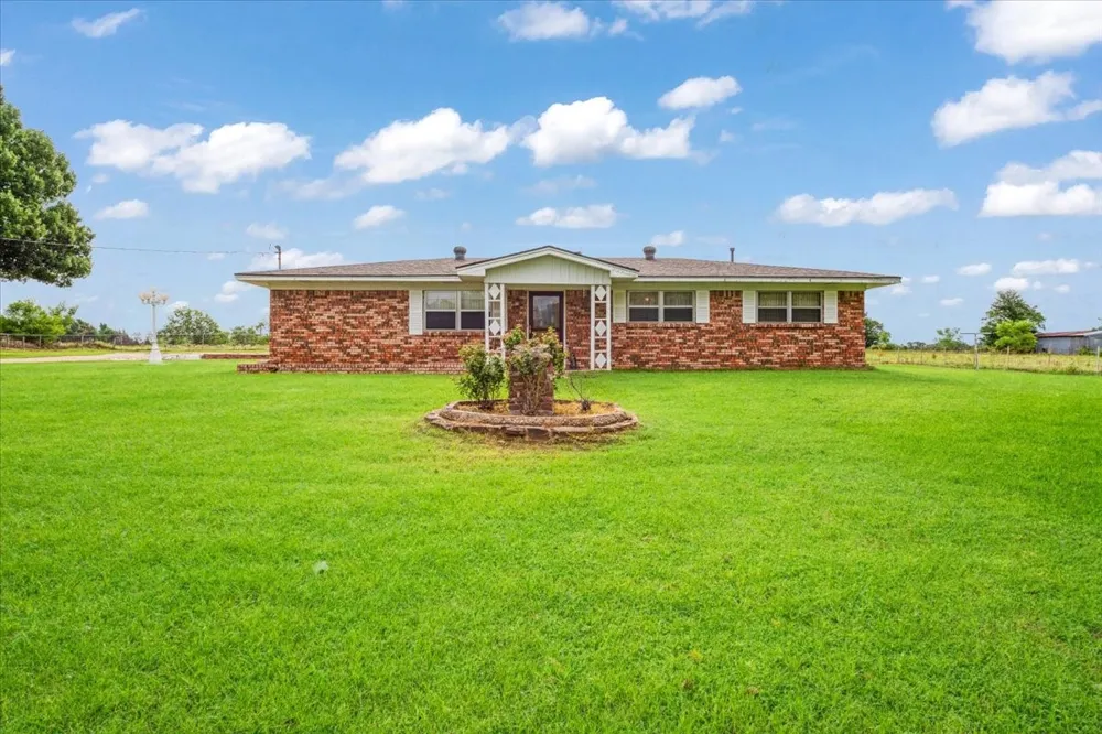 3472 Desvoignes Road Denison, TX 75021