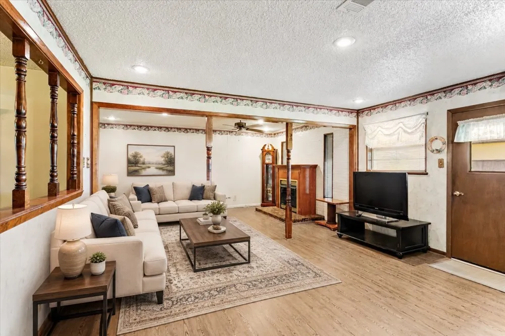 3472 Desvoignes Road Denison, TX 75021