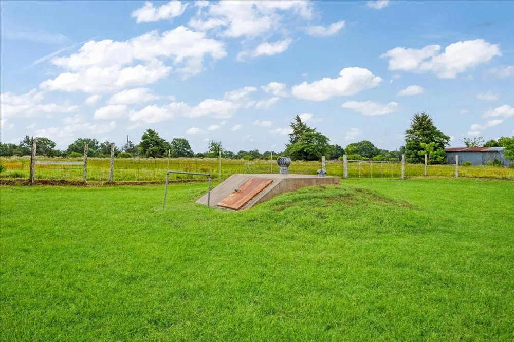 3472 Desvoignes Road Denison, TX 75021