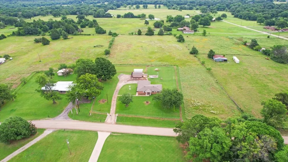 3472 Desvoignes Road Denison, TX 75021