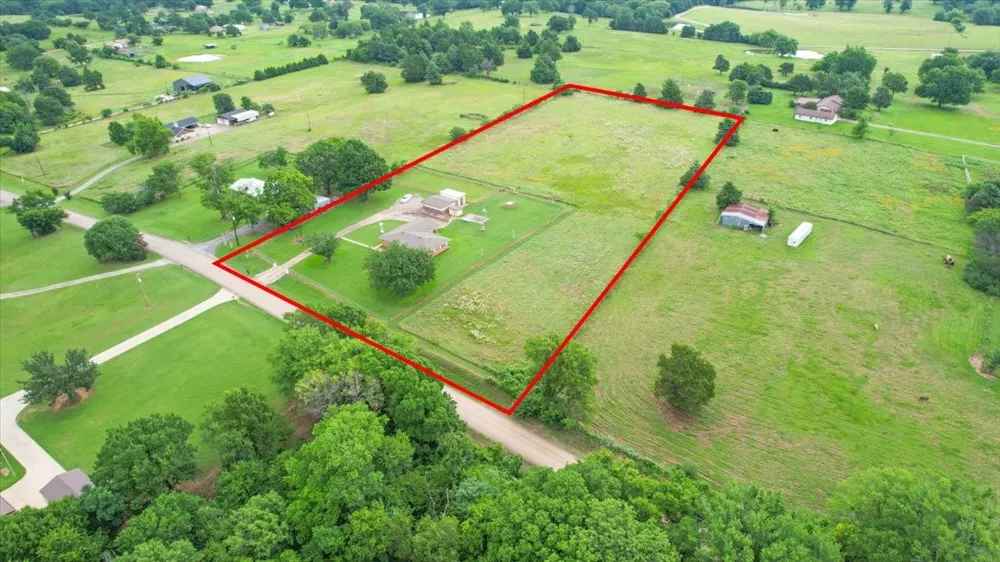3472 Desvoignes Road Denison, TX 75021