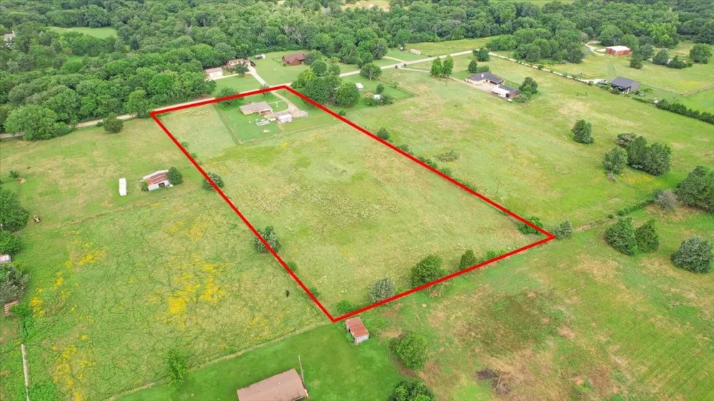 3472 Desvoignes Road Denison, TX 75021