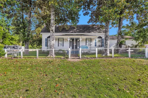 207 W Elder Street