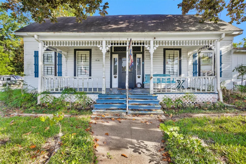 207 W Elder Street Colmesneil, TX 75938