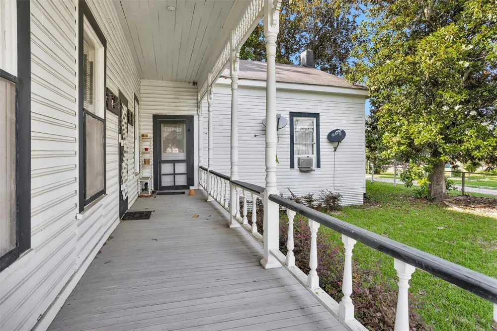207 W Elder Street Colmesneil, TX 75938