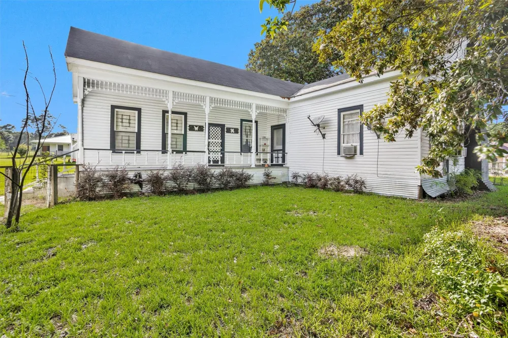 207 W Elder Street Colmesneil, TX 75938