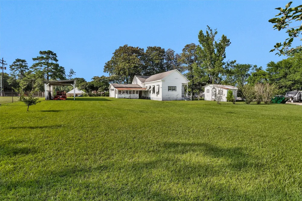 207 W Elder Street Colmesneil, TX 75938
