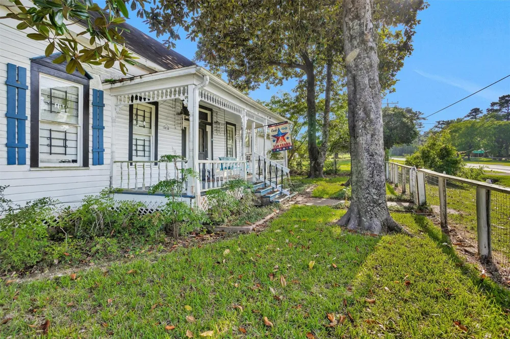 207 W Elder Street Colmesneil, TX 75938