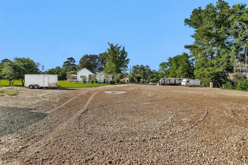 207 W Elder Street Colmesneil, TX 75938