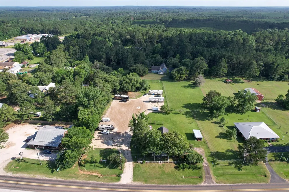207 W Elder Street Colmesneil, TX 75938
