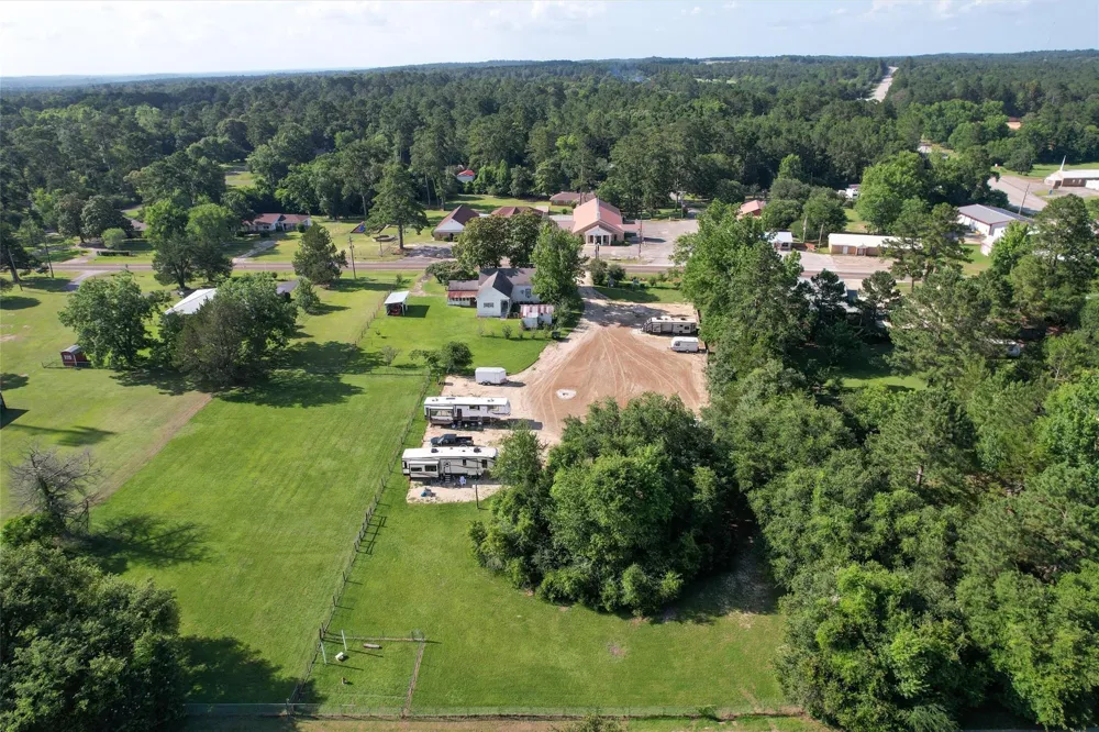 207 W Elder Street Colmesneil, TX 75938
