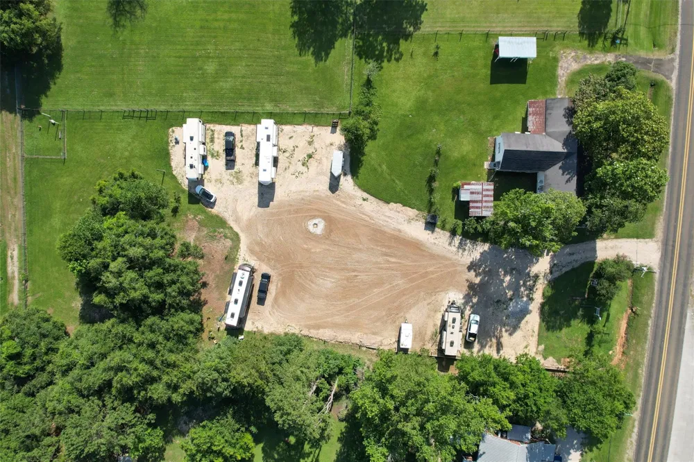 207 W Elder Street Colmesneil, TX 75938