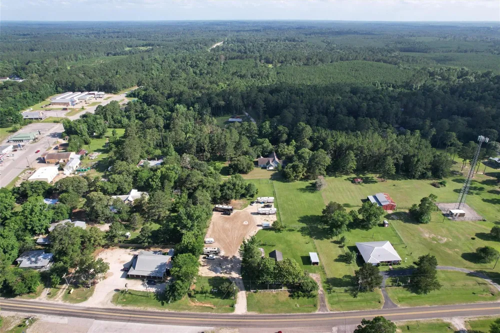 207 W Elder Street Colmesneil, TX 75938