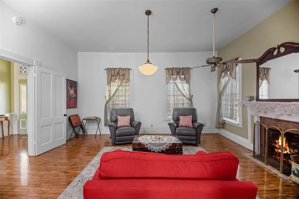 207 W Elder Street Colmesneil, TX 75938