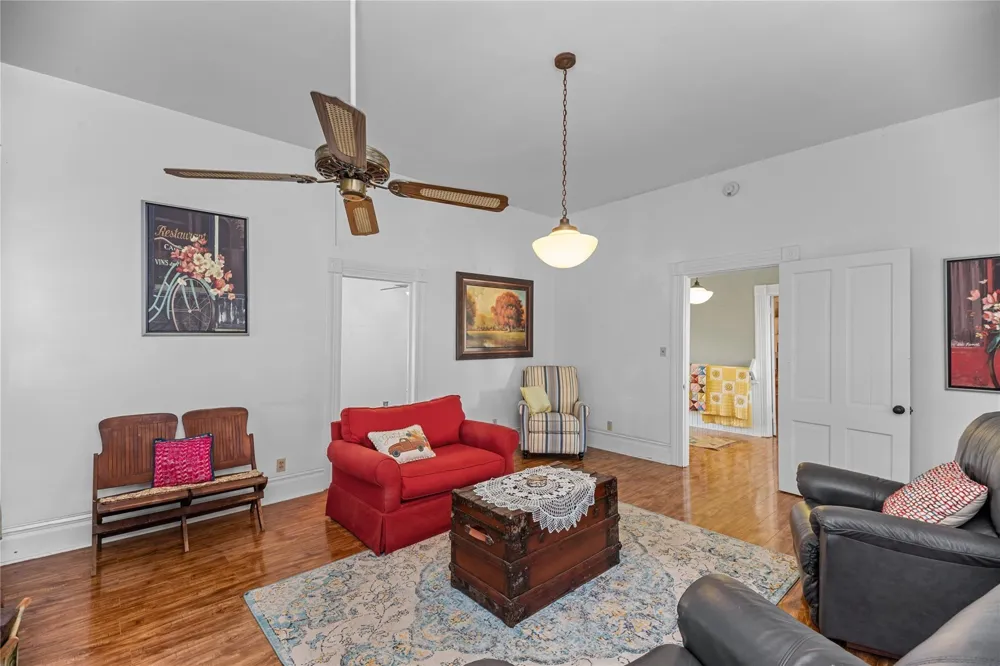 207 W Elder Street Colmesneil, TX 75938