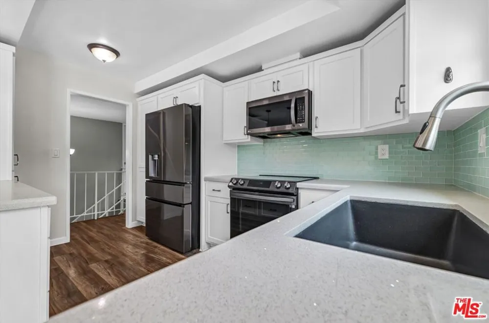 1021 Camino Real Redondo Beach, CA 90277