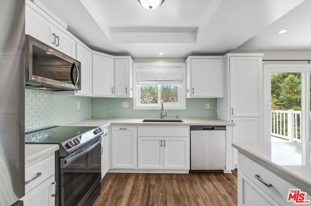1021 Camino Real Redondo Beach, CA 90277