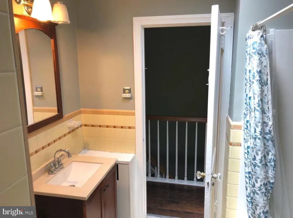 3342 LONGSHORE AVENUE Philadelphia, PA 19149