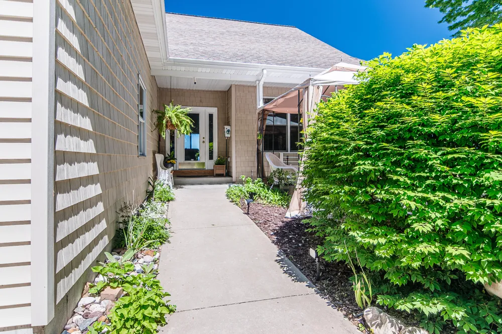 8562 W Woodridge Drive Mears, MI 49436